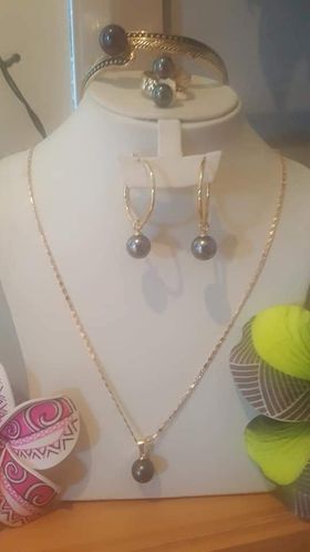 Evz Bativunilagi shopping for attached jewelry set image