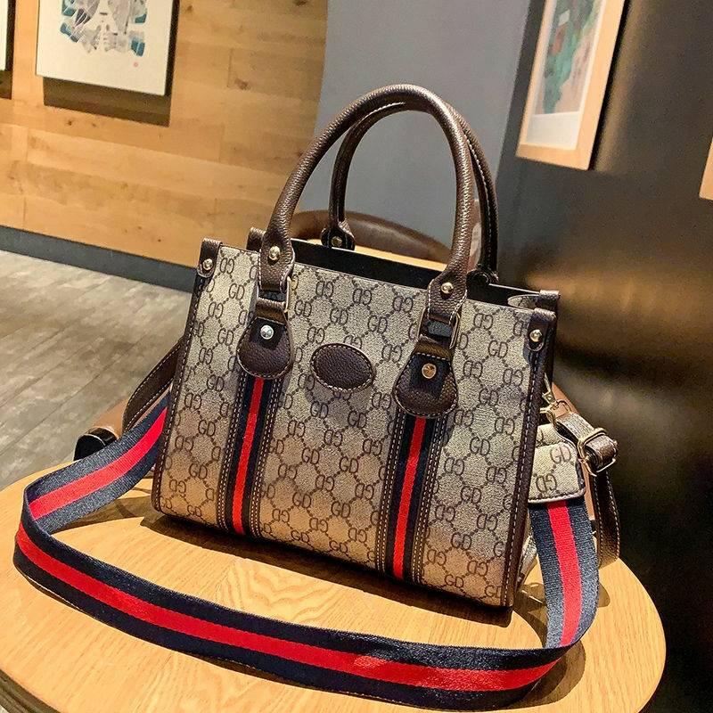 Beautiful handbags for ladies