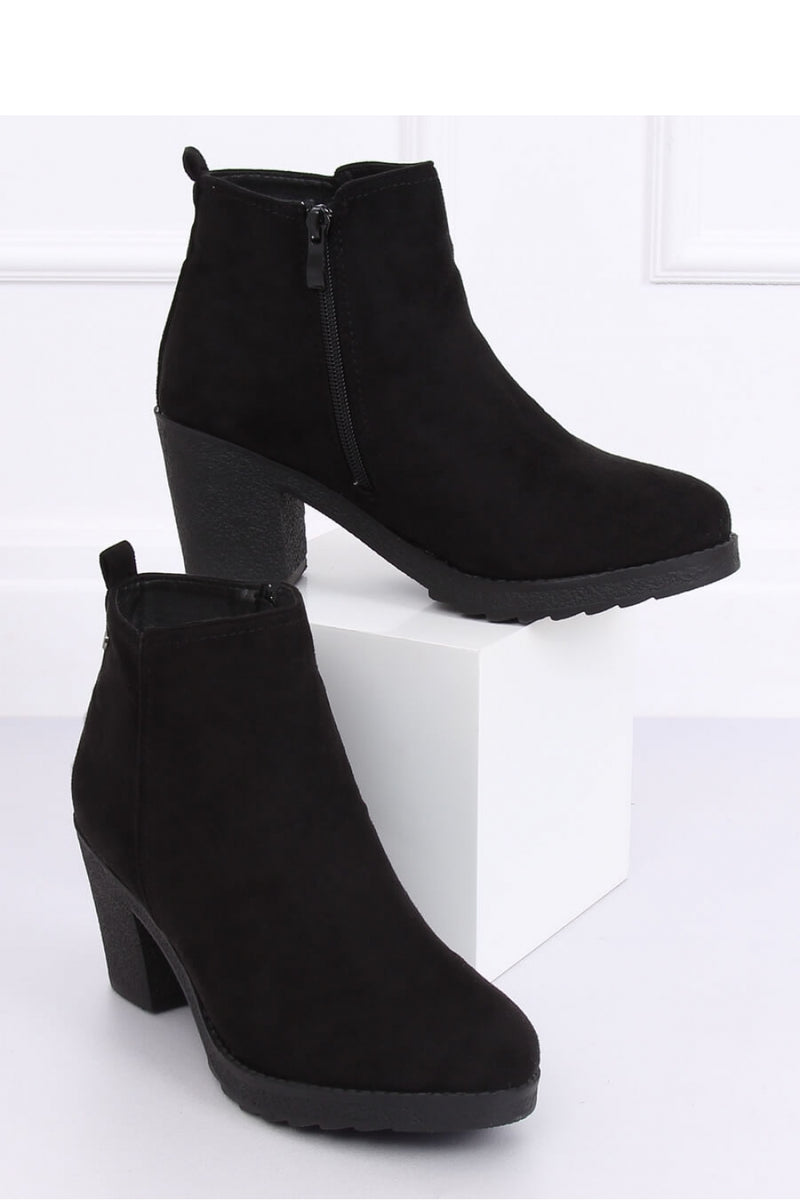 Heel boots model 136730 Inello