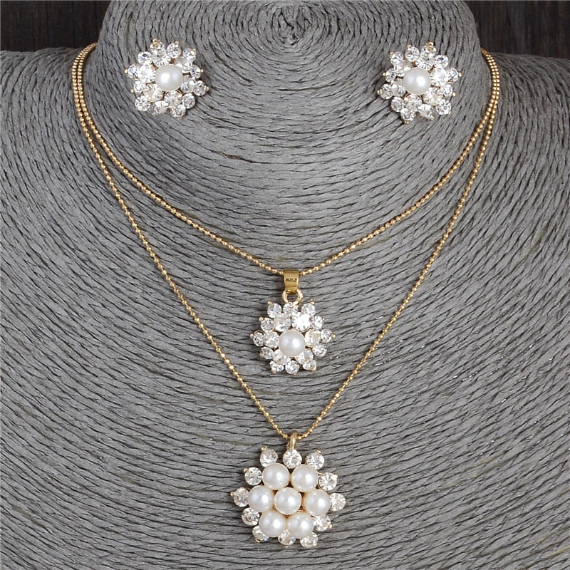 Classic women's wedding jewelry set