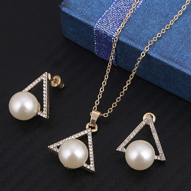 Classic Imitation Pearl necklace Gold Color jewelry set