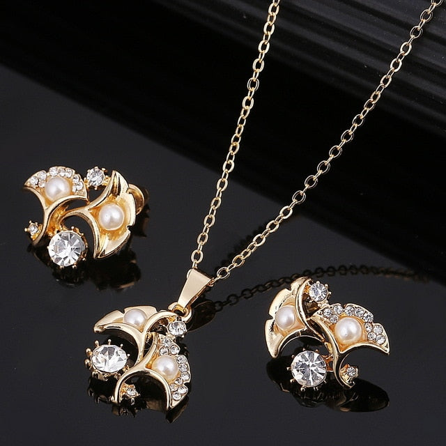 Classic Imitation Pearl necklace Gold Color jewelry set