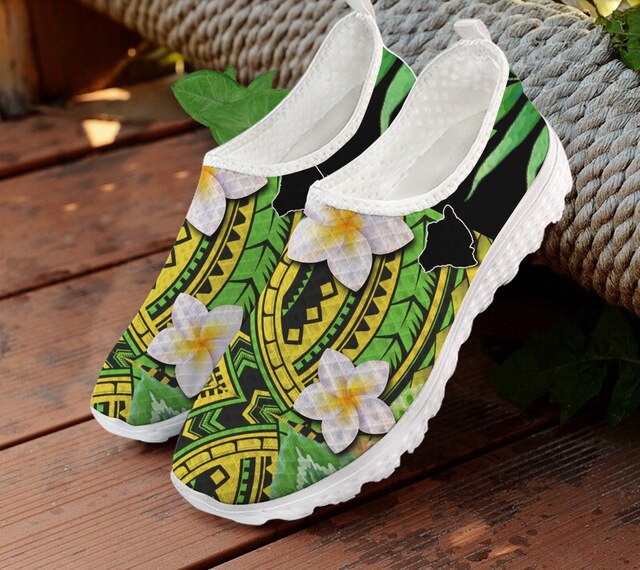 Hawaiian Style Polynesian With Flower Printing shoes