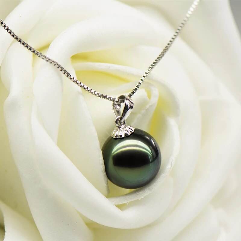 100% nature Tahiti BLACK pearl PENDANT necklace with 18-KKk white gold box chain.11-12 mm pearl.AAA grade